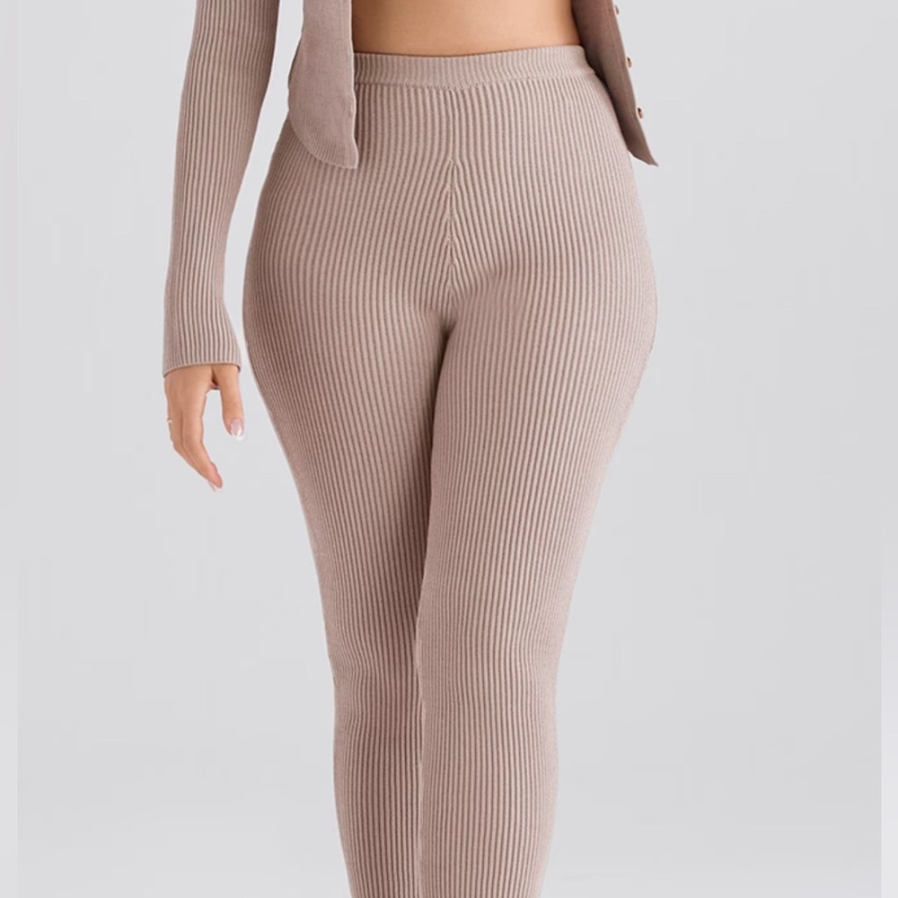 House of CB ribbed knit leggings✨